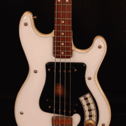 Hagström Bass