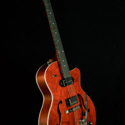 Godin 5th Avenue Uptown Custom