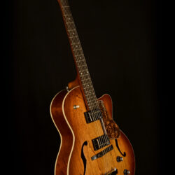 Godin 5th Avenue CW Kingpin II HB